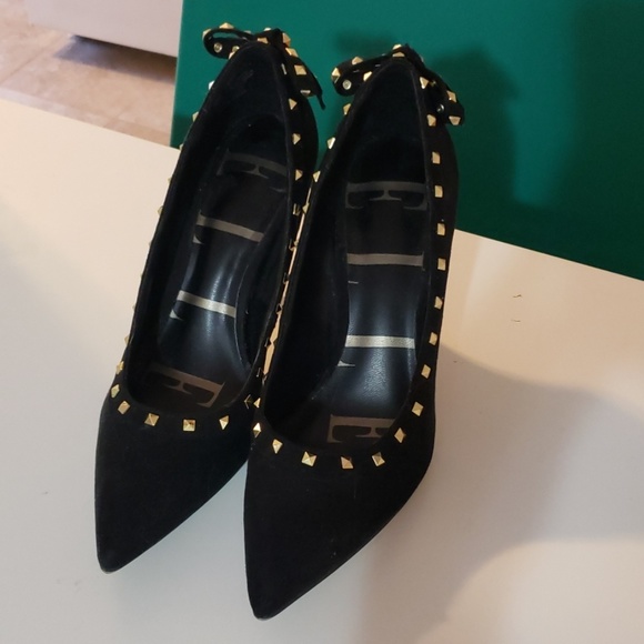 Shoes - Picture 2 of 3